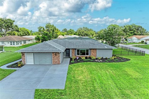 House in Bradenton, Florida 3 bedrooms, 185.8 sq.m. № 2287074