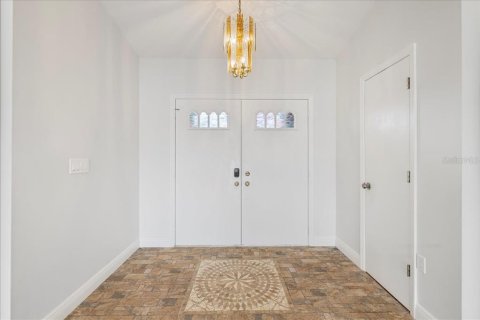 Villa ou maison à vendre à Englewood, Floride: 3 chambres, 171.78 m2 № 2354365 - photo 2