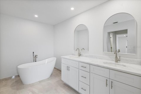 Villa ou maison à vendre à Englewood, Floride: 3 chambres, 171.78 m2 № 2354365 - photo 30