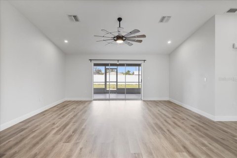 Villa ou maison à vendre à Englewood, Floride: 3 chambres, 171.78 m2 № 2354365 - photo 6