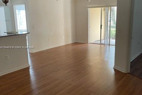 Купить кондоминиум в Мирамар, Флорида 2 спальни, 100.33м2, № 1934000 - фото 2