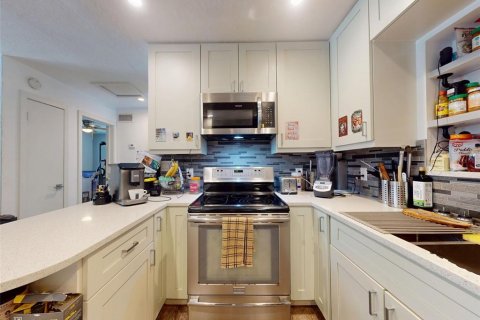 House in New Smyrna Beach, Florida 3 bedrooms, 123.28 sq.m. № 1885244 - photo 10