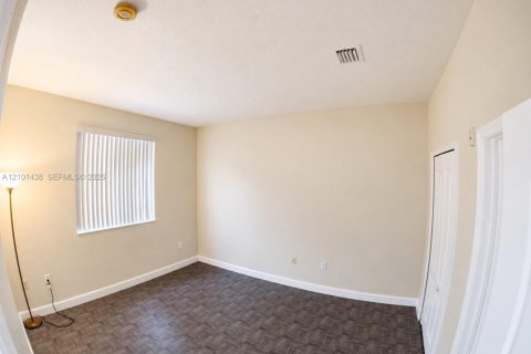 Copropriété à louer à Homestead, Floride: 2 chambres, 86.4 m2 № 2405840 - photo 12