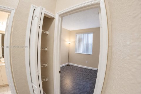 Copropriété à louer à Homestead, Floride: 2 chambres, 86.4 m2 № 2405840 - photo 17