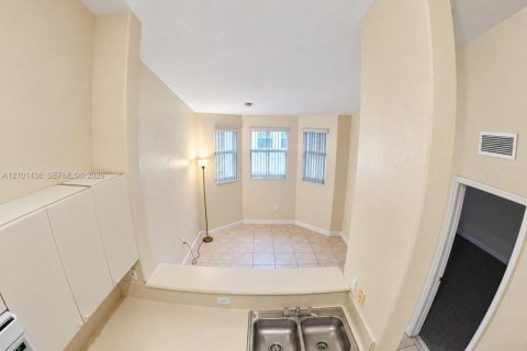 Copropriété à louer à Homestead, Floride: 2 chambres, 86.4 m2 № 2405840 - photo 5