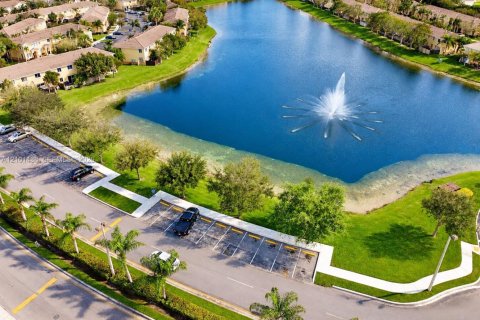 Copropriété à louer à Homestead, Floride: 2 chambres, 86.4 m2 № 2405840 - photo 6