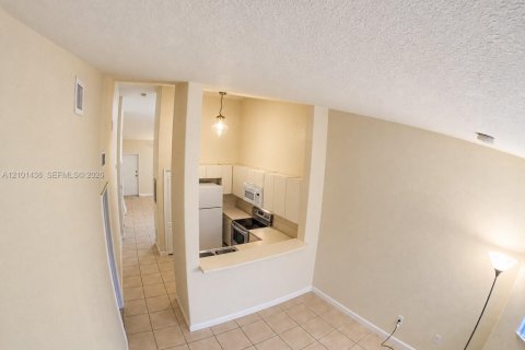 Copropriété à louer à Homestead, Floride: 2 chambres, 86.4 m2 № 2405840 - photo 4