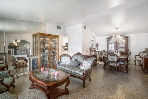 Villa ou maison à vendre à Tampa, Floride: 3 chambres, 132.11 m2 № 1843714 - photo 6