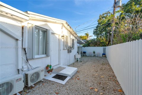 Propiedad comercial en venta en Miami, Florida, 166.48 m2 № 2033565 - foto 4