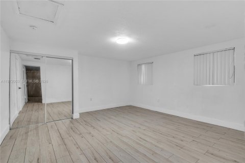 Propiedad comercial en venta en Miami, Florida, 166.48 m2 № 2033565 - foto 22