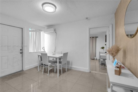 Propiedad comercial en venta en Miami, Florida, 166.48 m2 № 2033565 - foto 6
