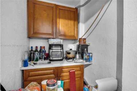 Propiedad comercial en venta en Miami, Florida, 166.48 m2 № 2033565 - foto 28