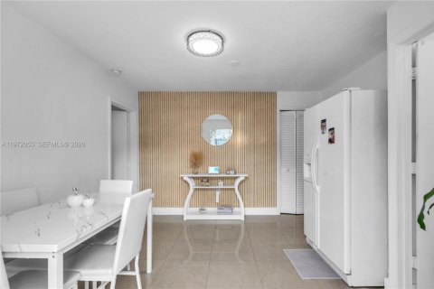 Propiedad comercial en venta en Miami, Florida, 166.48 m2 № 2033565 - foto 5