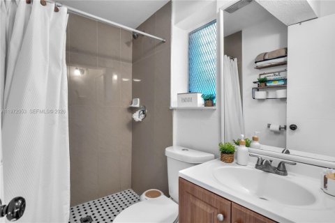 Propiedad comercial en venta en Miami, Florida, 166.48 m2 № 2033565 - foto 9