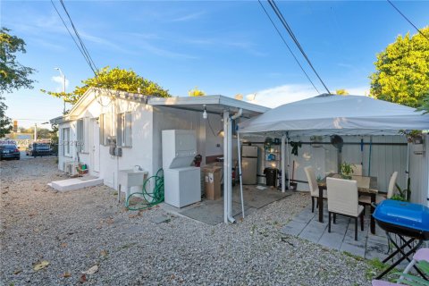 Propiedad comercial en venta en Miami, Florida, 166.48 m2 № 2033565 - foto 12