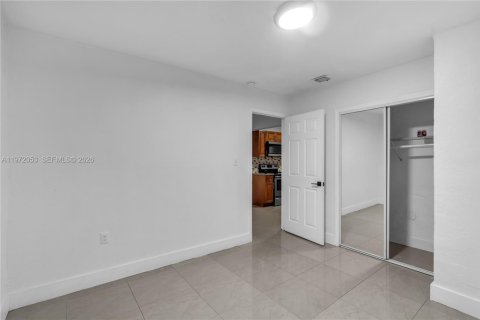 Propiedad comercial en venta en Miami, Florida, 166.48 m2 № 2033565 - foto 21