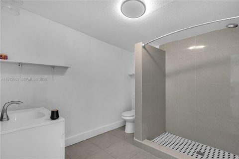 Propiedad comercial en venta en Miami, Florida, 166.48 m2 № 2033565 - foto 20