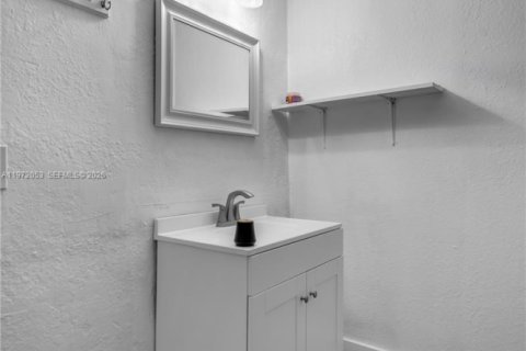 Propiedad comercial en venta en Miami, Florida, 166.48 m2 № 2033565 - foto 19