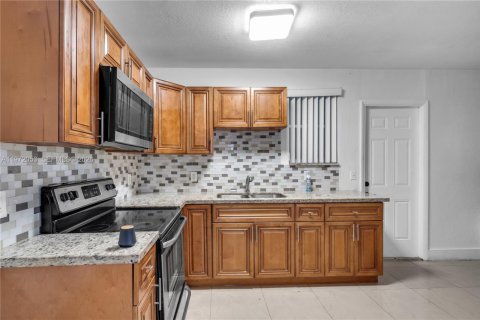 Propiedad comercial en venta en Miami, Florida, 166.48 m2 № 2033565 - foto 17