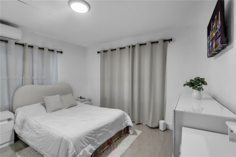 Propiedad comercial en venta en Miami, Florida, 166.48 m2 № 2033565 - foto 10