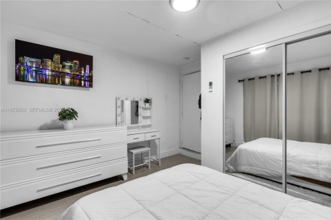 Propiedad comercial en venta en Miami, Florida, 166.48 m2 № 2033565 - foto 11