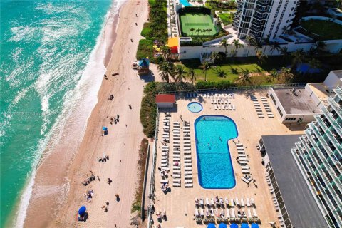 Condominio en venta en Sunny Isles Beach, Florida, 33.44 m2 № 1938127 - foto 1