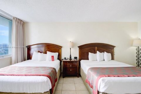 Condominio en venta en Sunny Isles Beach, Florida, 33.44 m2 № 1938127 - foto 23