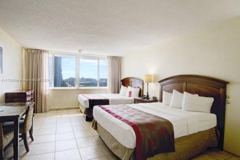 Condominio en venta en Sunny Isles Beach, Florida, 33.44 m2 № 1938127 - foto 7