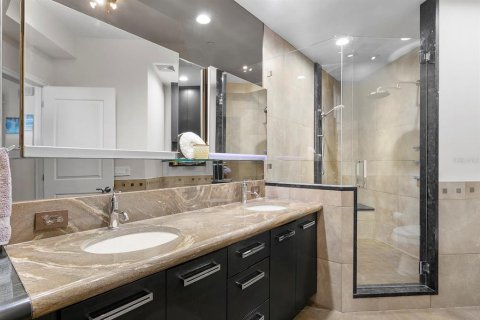 Condo in Tampa, Florida, 2 bedrooms  № 1550698 - photo 12