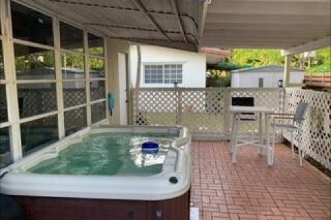 House in Pompano Beach, Florida 4 bedrooms, 115.94 sq.m. № 2180779 - photo 18