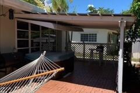 House in Pompano Beach, Florida 4 bedrooms, 115.94 sq.m. № 2180779 - photo 17