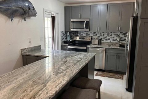 House in Pompano Beach, Florida 4 bedrooms, 115.94 sq.m. № 2180779 - photo 5