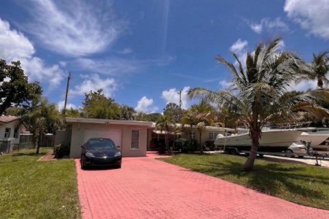 House in Pompano Beach, Florida 4 bedrooms, 115.94 sq.m. № 2180779 - photo 3
