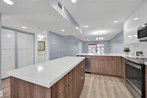 Copropriété à louer à Pembroke Pines, Floride: 2 chambres, 110.55 m2 № 2029359 - photo 12