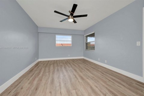 Copropriété à louer à Pembroke Pines, Floride: 2 chambres, 110.55 m2 № 2029359 - photo 26