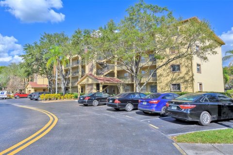 Copropriété à louer à Pembroke Pines, Floride: 2 chambres, 110.55 m2 № 2029359 - photo 4