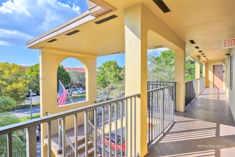 Copropriété à louer à Pembroke Pines, Floride: 2 chambres, 110.55 m2 № 2029359 - photo 5
