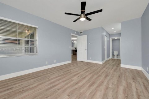 Copropriété à louer à Pembroke Pines, Floride: 2 chambres, 110.55 m2 № 2029359 - photo 25