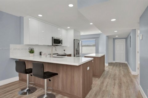 Copropriété à louer à Pembroke Pines, Floride: 2 chambres, 110.55 m2 № 2029359 - photo 8