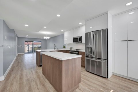 Copropriété à louer à Pembroke Pines, Floride: 2 chambres, 110.55 m2 № 2029359 - photo 13