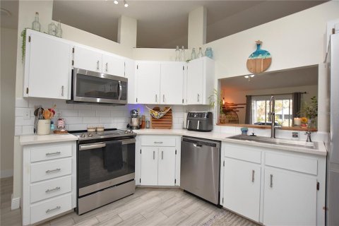 House in Lakeland, Florida 3 bedrooms, 111.02 sq.m. № 2231513 - photo 6