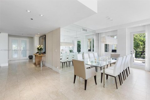 Copropriété à vendre à Miami Beach, Floride: 3 chambres, 254.92 m2 № 1453326 - photo 11