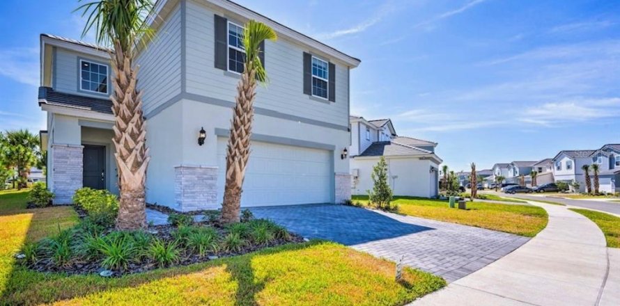 House in Davenport, Florida 5 bedrooms, 250.84 sq.m. № 1906994