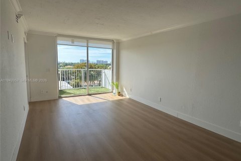 Condo in North Miami, Florida, 1 bedroom  № 1999603