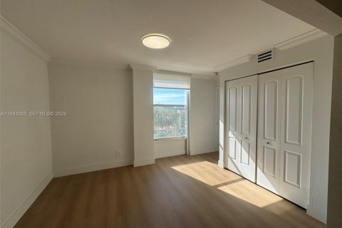 Condo in North Miami, Florida, 1 bedroom № 1999603 - photo 11