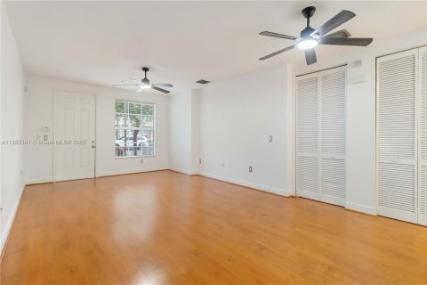 Copropriété à vendre à Fort Lauderdale, Floride: 1 chambre, 70.79 m2 № 1931651 - photo 5