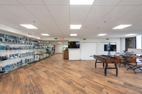 Commercial property in Miami, Florida № 2077493 - photo 11