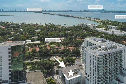 Commercial property in Miami, Florida № 2077493 - photo 17