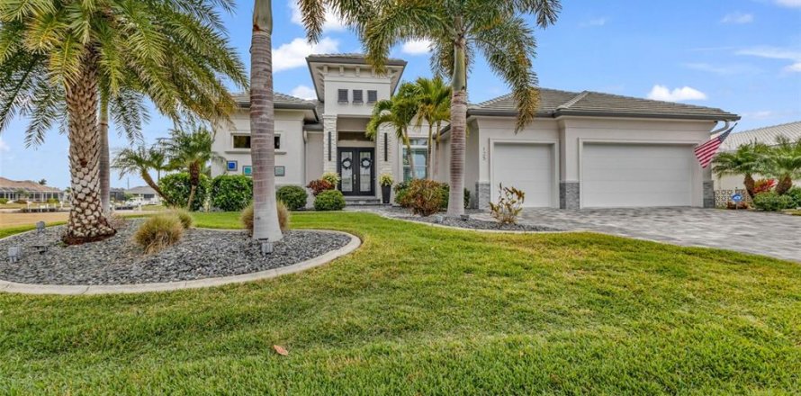 Villa ou maison à Punta Gorda, Floride 3 chambres, 238.85 m2 № 2211716