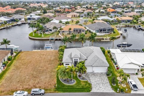 Villa ou maison à vendre à Punta Gorda, Floride: 3 chambres, 238.85 m2 № 2211716 - photo 4